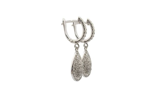 skoelarikia-pave-apo-leeko-chreso-k18-me-thiamantia-1-06ct-a18101
