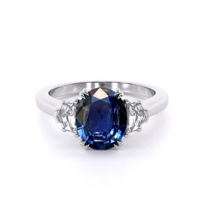oval sapphire threestone 3 with cadillac diamonds_RR_02_lay_front_Denoised_beauty-1