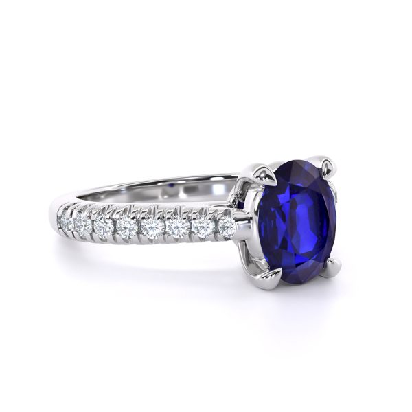 DA00744 Oval_ with side stones_RR01_lay_side_white_sapphire_Denoised_beauty