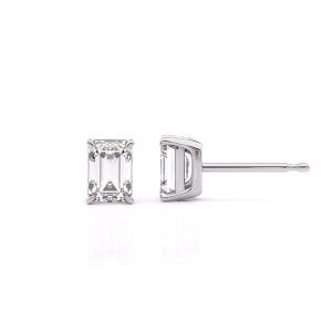 4-prong-claw-stud-earrings-with-0